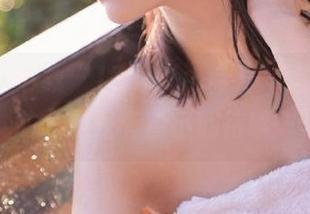 下载“17cg.fun”，瓜也是能追的，心里有点小期待哦…