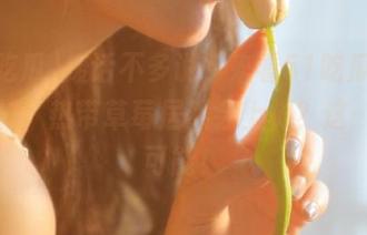 废话不多说，来看51吃瓜首页的爆料，热带草莓居然会上树？这…怎么可能！