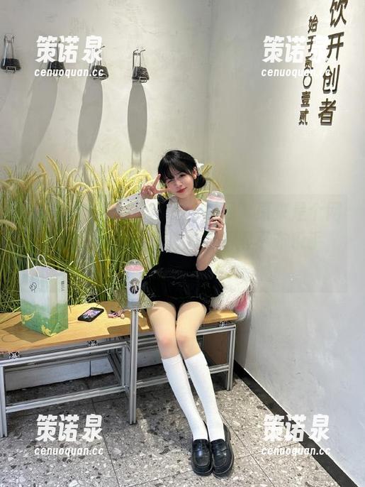 “718吃瓜网”原来是个网页,结果我在那儿看八卦看得不亦乐乎,哈哈。-策诺泉 “718吃瓜网”原来是个网页,结果我在那儿看八卦看得不亦乐乎,哈哈。-策诺泉