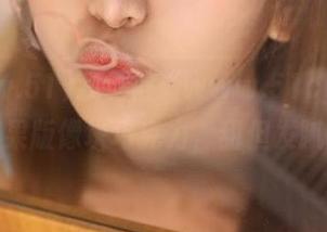 我觉得“www.51cg28”苹果版像块巧克力，甜但发腻！