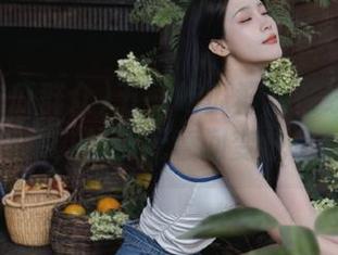 五一吃瓜群众在线：观看吃瓜视频，仿佛无意间变成了参与者