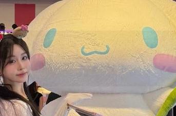 收藏你最爱的吃瓜网app里的热门故事，闲暇时翻出来回味。