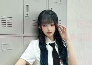 吃瓜的时候，我在“吃瓜网”上免费在线刷屏，幽秒一看满级玩家！