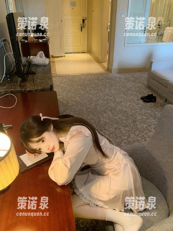 海角吃瓜官网:当无聊的我来上天的舞台-策诺泉 海角吃瓜官网:当无聊的我来上天的舞台-策诺泉