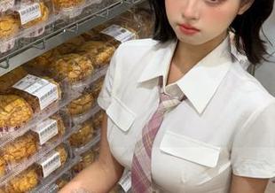 “爆料海角”入口里的瓜，个个都是重口味，口味太独特了。