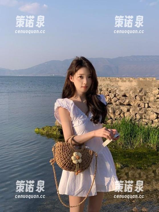 黑料社区app里的资源就像一边吃瓜,一边被瓜洒:膈应又让人上瘾!-策诺泉 黑料社区app里的资源就像一边吃瓜,一边被瓜洒:膈应又让人上瘾!-策诺泉