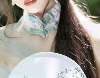 最新视频在黑料网登场，肆无忌惮的猛料，让人不禁想要点开！